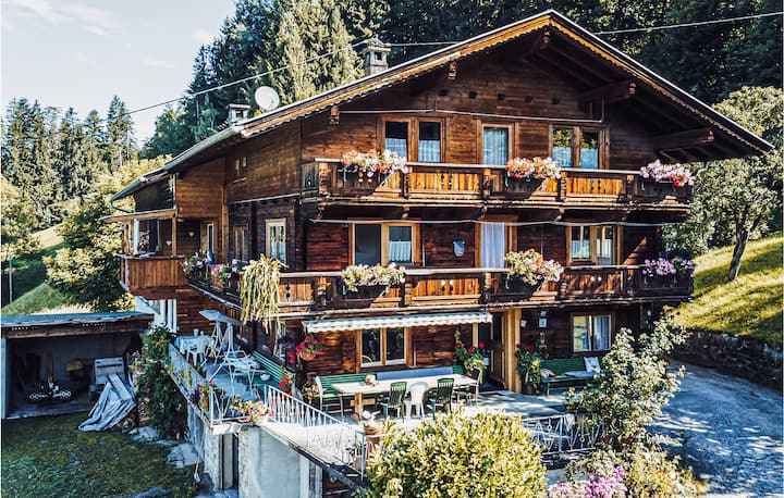 5 Bedroomlovely Home In Hart Im Zillertal - Fügen