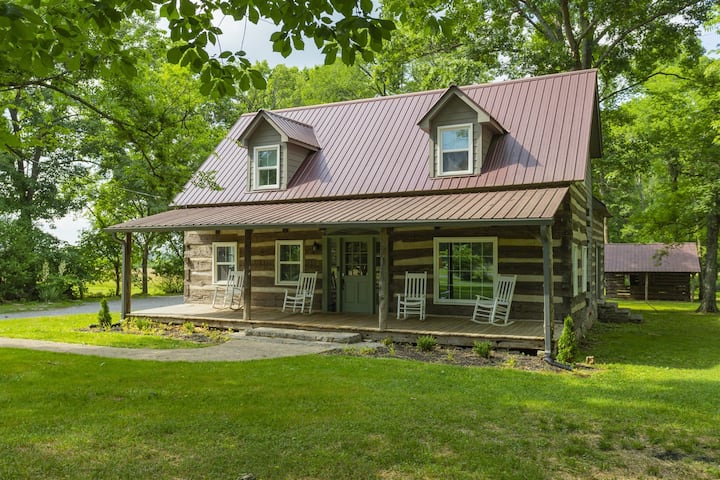 The Stapleton:  4 Bed/3 Bath Log Cabin On 1.5 Acres! Hot Tub And Privacy! - Smyrna, TN