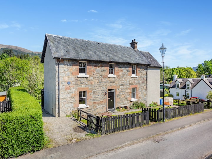 2 Bedroom Accommodation In Fort Augustus - Fort Augustus