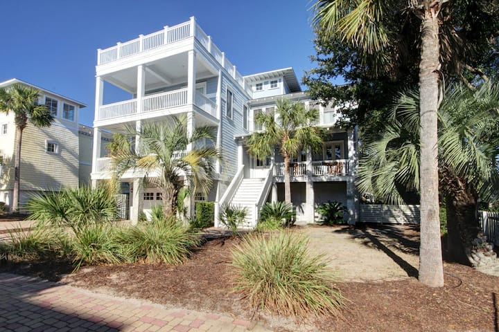 Luxury & Comfort Abound In This Beautiful Beach Home W/private Pool, Game Room, & Elevator! - Isle of Palms, SC