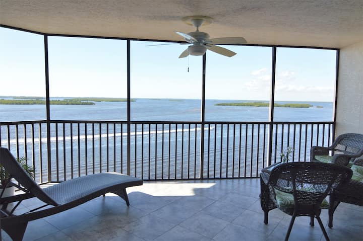 Beachfront Retreat With View And Swimming Pool. - Sanibel Island, FL