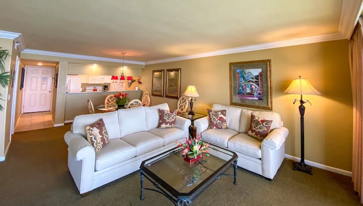 Comfortable Condo Steps Away From Private Beach. - Sanibel Island, FL