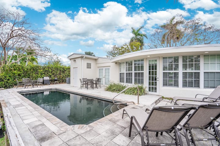 Casa La Paz-3 Bedrm-3 Bath- For 6- Private Pool - North Miami Beach, FL