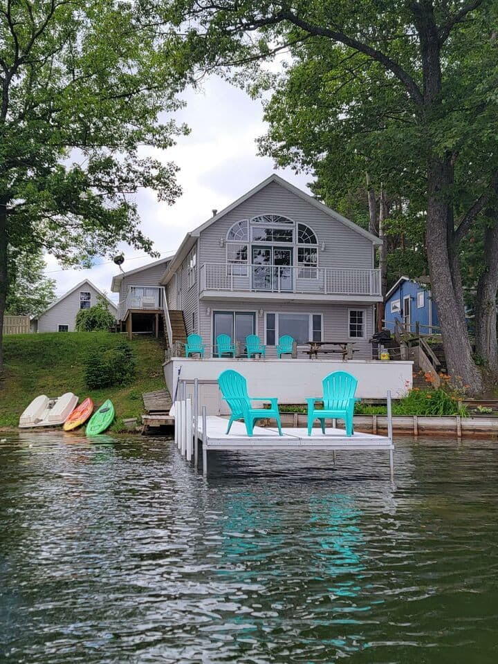 Lake City Chalet-cozy Up By The Fireplace, Bar, Lakefront & More! - Michigan