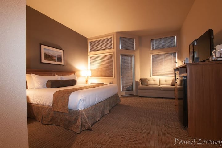 Beautiful Inn Room At Meadow Lake Resort - Montana