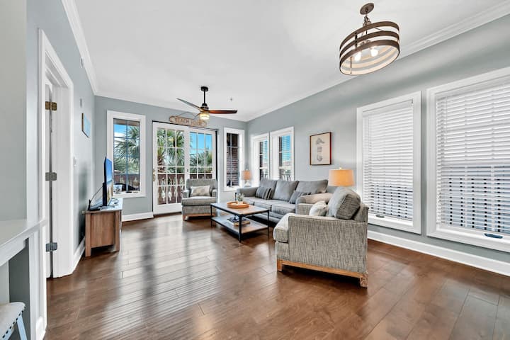 Stunning Village Condo, Overlooking 30a, Beautifully Decorated Recently Updated - Rosemary Beach, FL