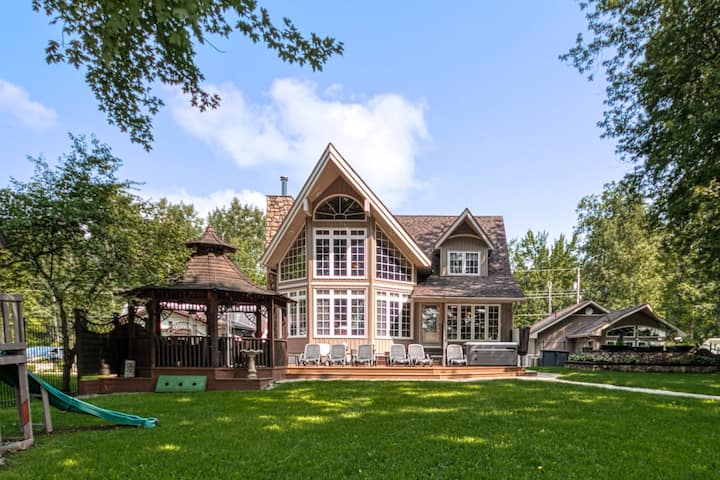 Luxury Cottage Estate & Guest House - Ontario