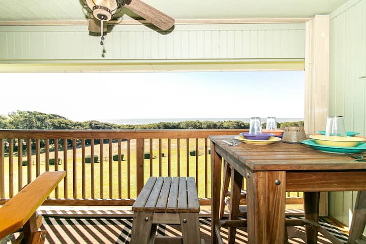 Breathtaking Ocean Front Condo At Caswell Beach.  Norah Patrick's Hideaway - Southport, NC