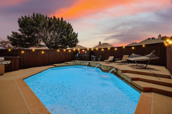 Luxe Retreat-5br Oasis With Sparkling Pool & Gamin - Mesquite, TX