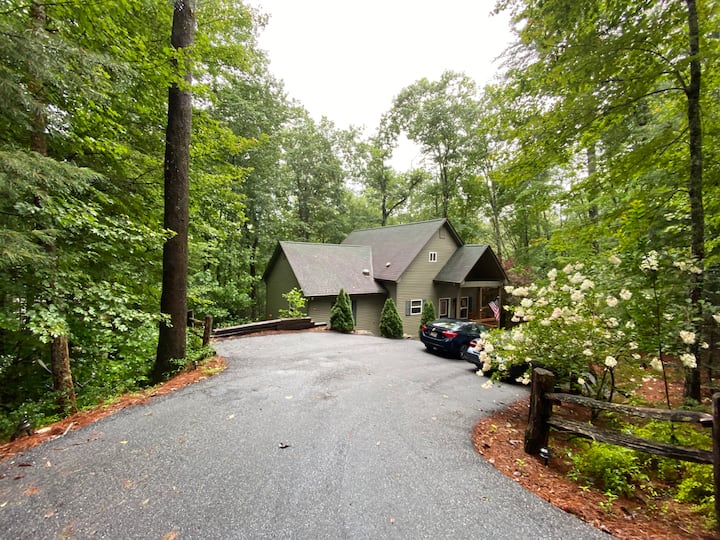 Mountain Fresh Home With Luxury Amenities - Sapphire, NC