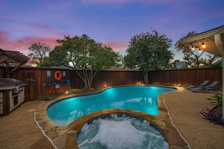 Texan Gem With Free Shape Pool For Large Families - Urban Reserve - Dallas