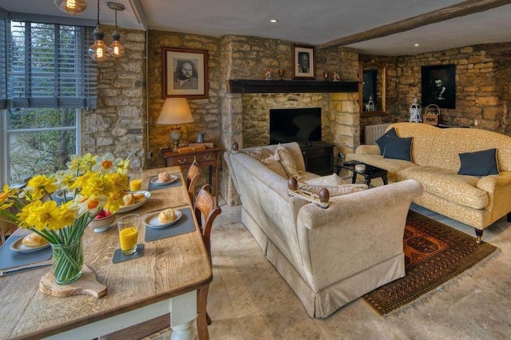The Little Window, Classic Cotswolds Cottage - Moreton-in-Marsh