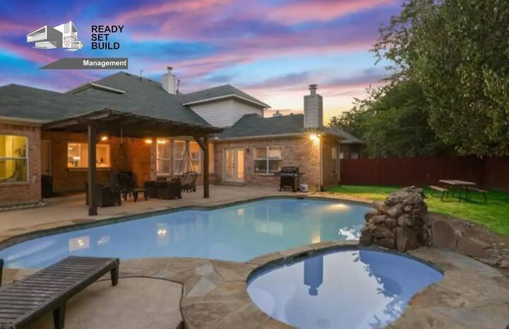 5br/2.5b Roomy Home With Pool  - 11 Guests - Dallas/Fort Worth Airport (DFW)