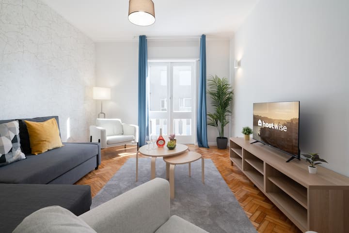 Stylish Comfortable Apartment W/ Balcony - Maia