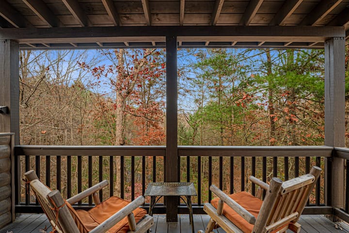 Mountain Therapy - Gas Fireplace, Hot Tub, Firepit, Comfy Beds - Mineral Bluff, GA