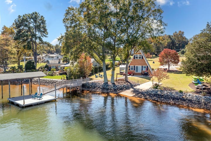 Comfort And Charm At Water’s Edge W/ Private Dock - Mooresville, NC