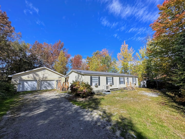 19lh Convenient Location, Close To Historic Bethlehem. Hot Tub, Easy Access To Skiing! - Littleton, NH