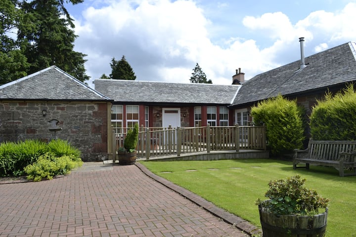 Auchendennan Farm Cottage - Balloch