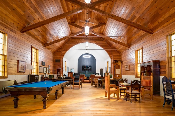 Minnestay* Lyndale Church Lodge | Unique | Historic | Activities - Eden Prairie, MN