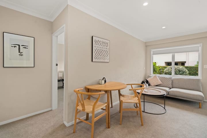 Relax In Style | Fully Equipped Kitchen And Complimentary Wifi - Tauranga