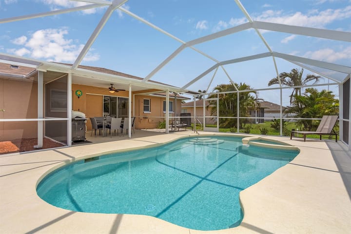 Sunny, South Facing Heated Pool And Spa! - North Fort Myers, FL