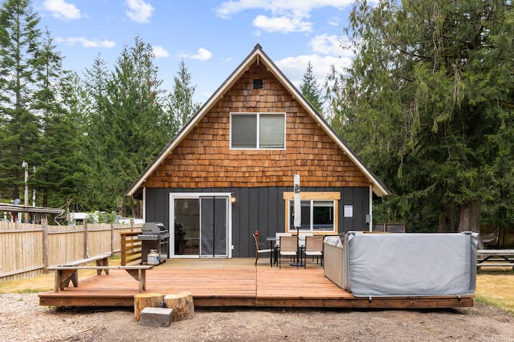 Millie's Pet Friendly, Fenced Yard By Stevens Pass - Index, WA