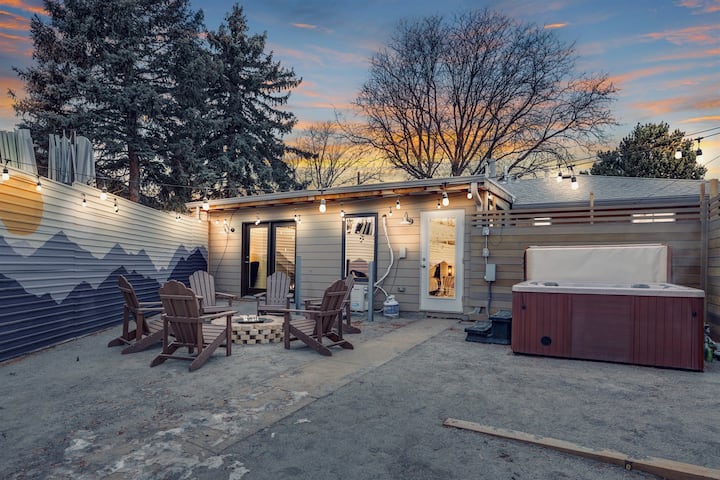 Modern Home W/king Bed, Hot Tub, Fire Pit, Wifi - River North Art District - Denver