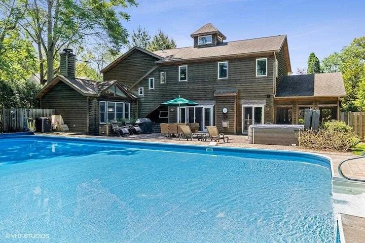 2024 Open! Union Pier Home With Huge Pool And Hot Tub! - Union Pier, MI