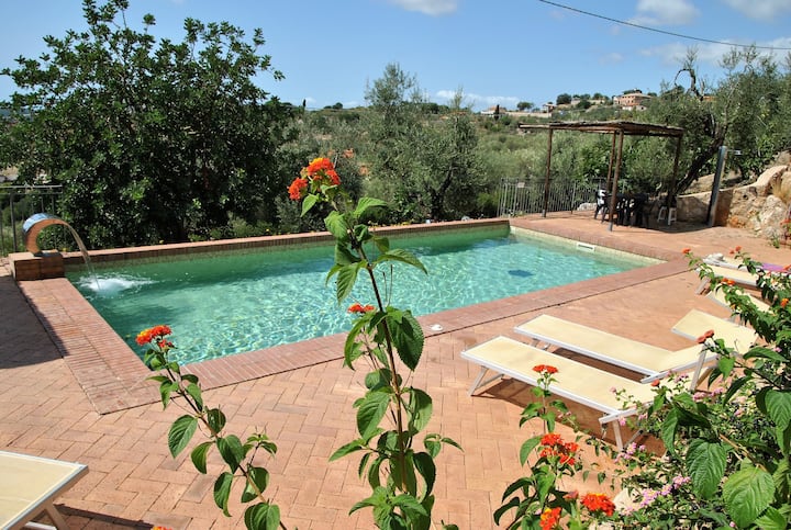 Holiday House For 6 Persons, With Swimming Pool - Esperia
