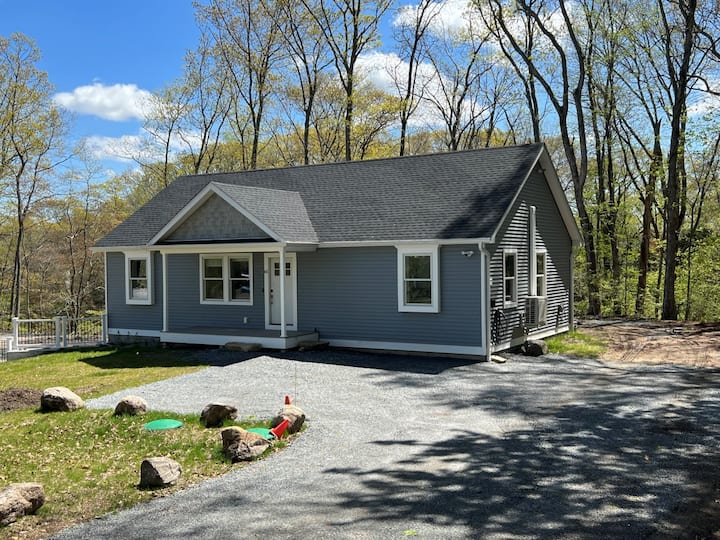 Gardner Lake 2 Queen/1king/2 Bath/laundry- Private - Colchester, CT