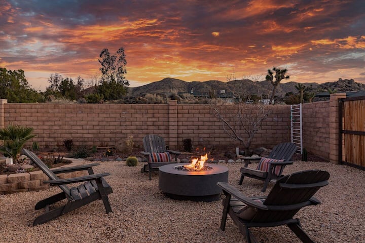 Luxury Desert Getaway With Private Spa And Fire Pi - Yucca Valley, CA