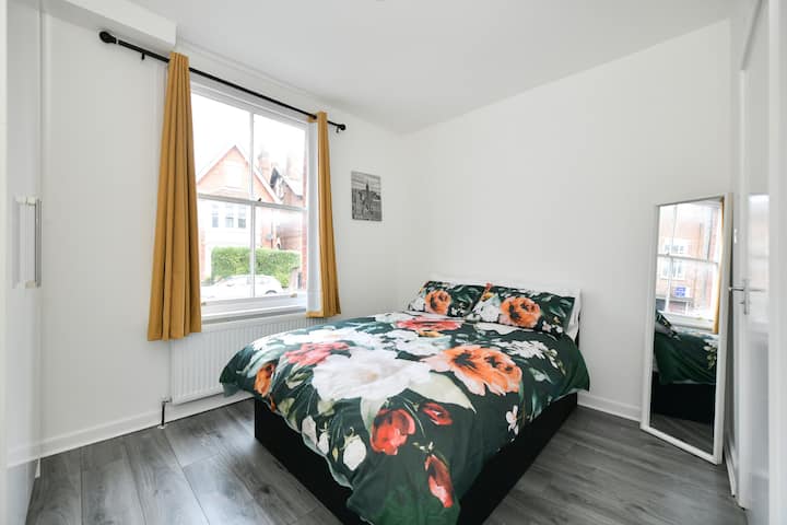 Lovely Double Bed Studio  - Reading Town Centre - Reading Station
