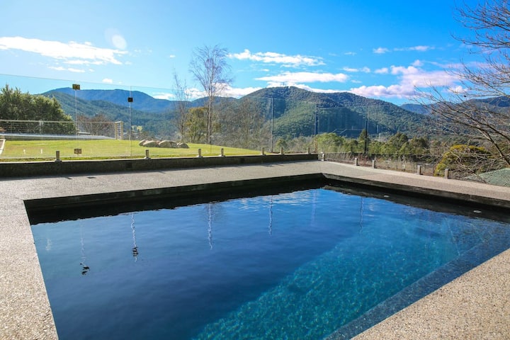 Top Of The Town - Stunning Pool With Views - 布賴特