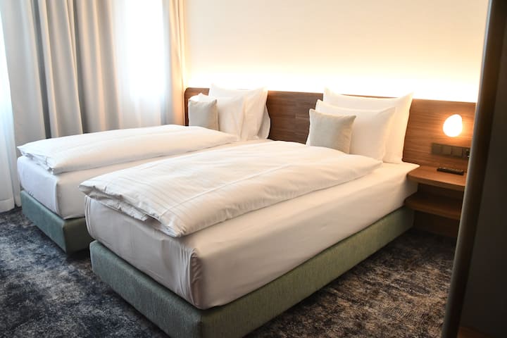 Superior View Zimmer Mit King Size Bett (Le Parc Motel) - Wiener Neustadt