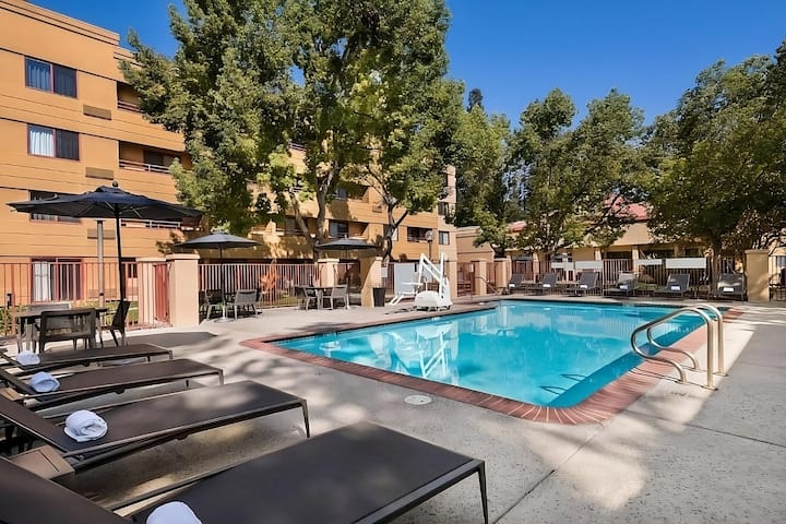 2 Comfortable Units! W/ Outdoor Pool, Pet-friendly - Milpitas, CA
