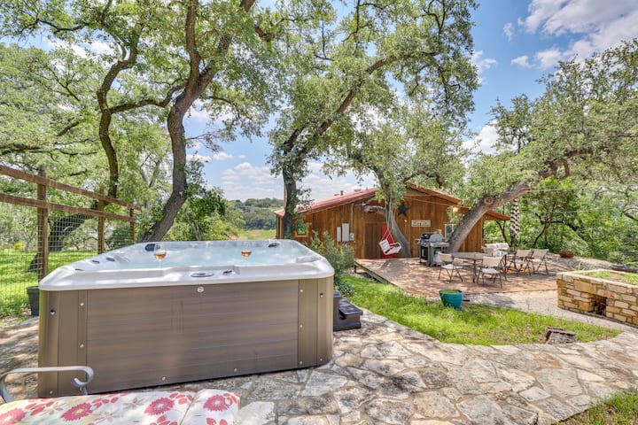 Waterfront Spicewood Home: Deck, Fire Pit & Grill - Spicewood, TX