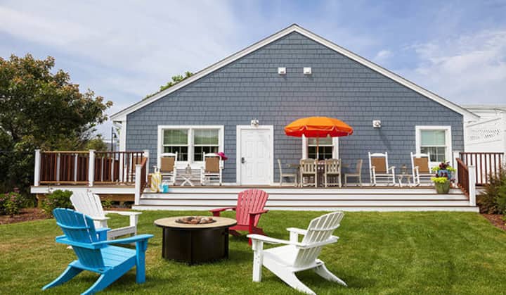 Waterfront Cape Cod Escape! Pools, Free Parking! - Falmouth