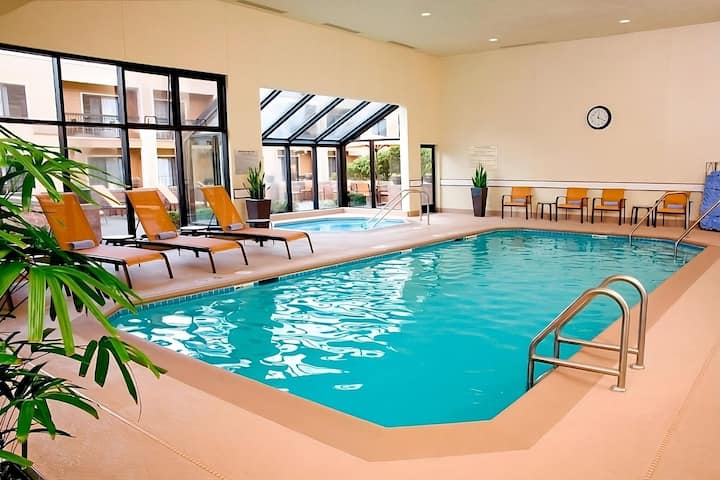 2 Posh Units! Pet-friendly, With Indoor Pool! - Woodinville, WA