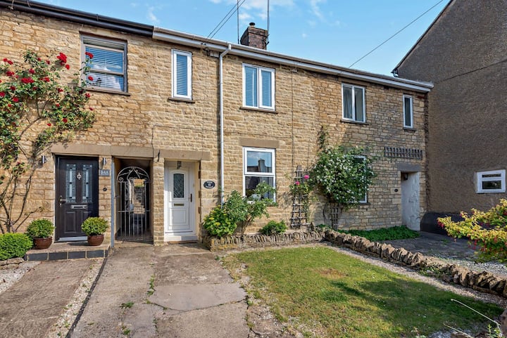 Dog Friendly Cotswold Cottage - Tukes Cottage - Chipping Norton