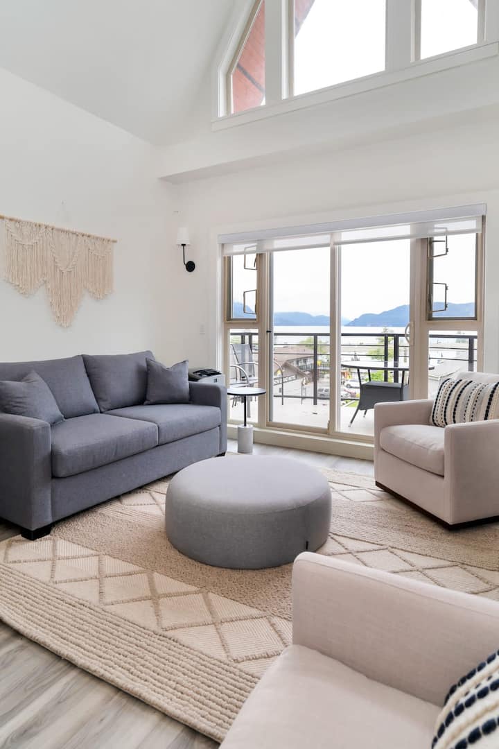 4br Penthouse W/rooftop In The Heart Of Harrison - Harrison Hot Springs