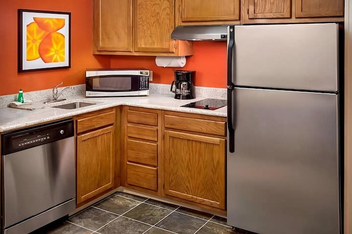 Relax And Recharge! 2 Modern Units, Full Kitchen - Belém, PA