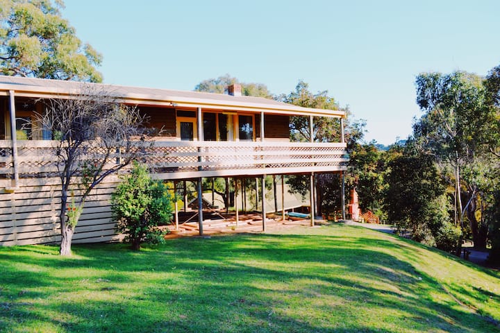 Iluka Retreat - Warrawong Lodge - Melbourne