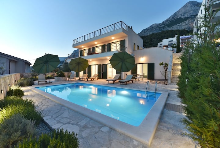 Villa Dante With Sea View & Private Pool - Makarska