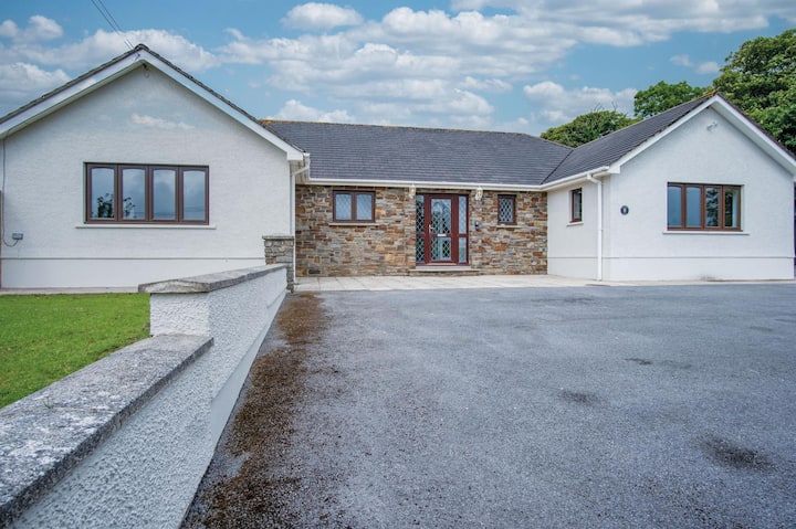 Springfield Lodge - 3 Bedroom Home - Princes Gate - Narberth
