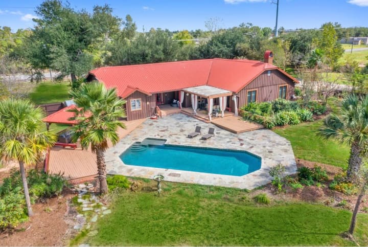 Cozy Ranch House With Pool - Lake Charles, LA