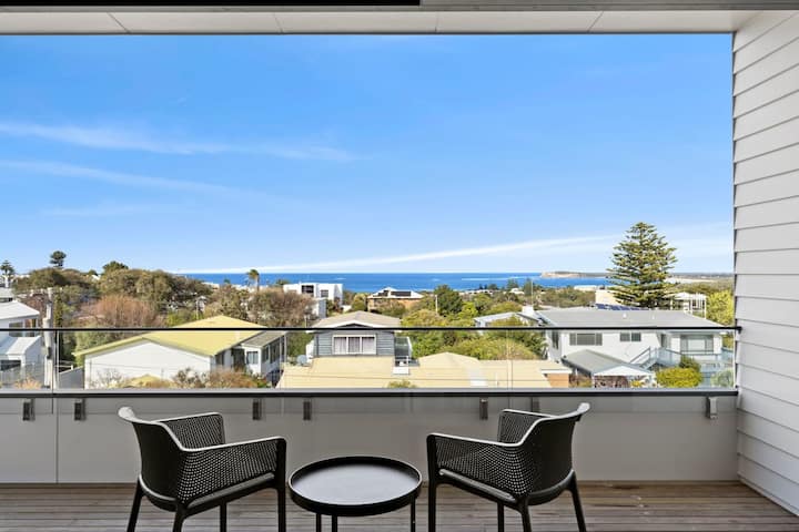 Live The Dream With Pool, Spa And Ocean Views - Ocean Grove