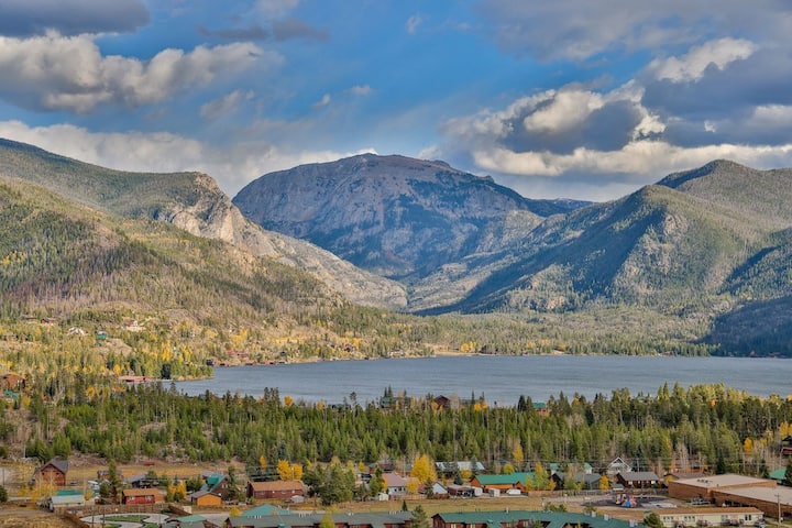 Lake View Condo, With Room To Park Your Toys! - Grand Lake, CO
