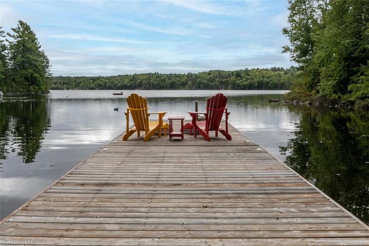 3br Rebecca Lakehouse With Fireplace Wifi And Dock - Algonquin Provincial Park