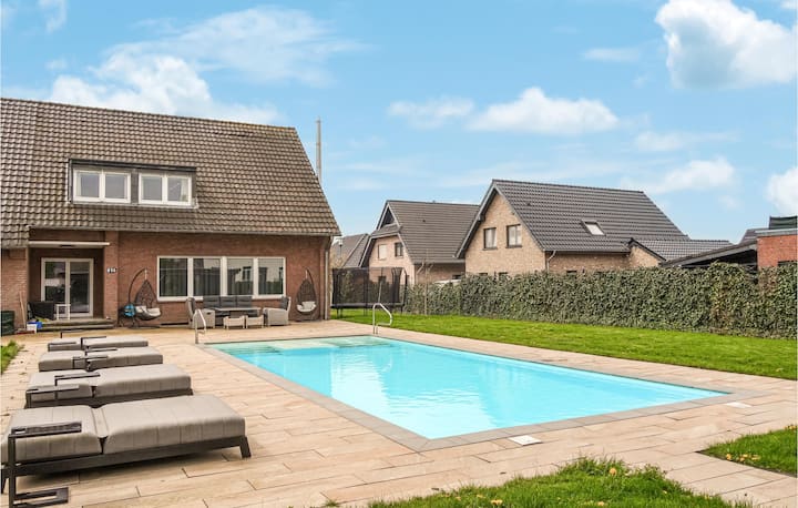 Awesome Home In Kalkar With Outdoor Swimming - Xanten