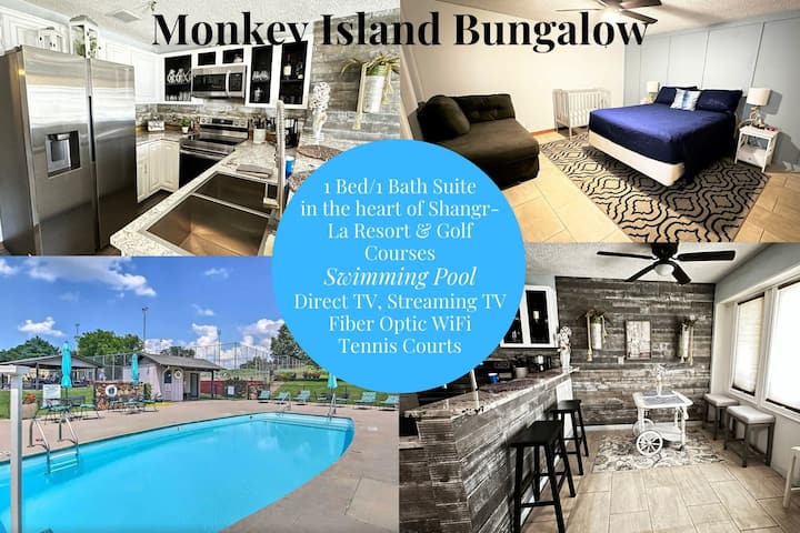 Monkey Island Bungalow ~ Pool ~ Golf~ Pet Friendly - 그로브